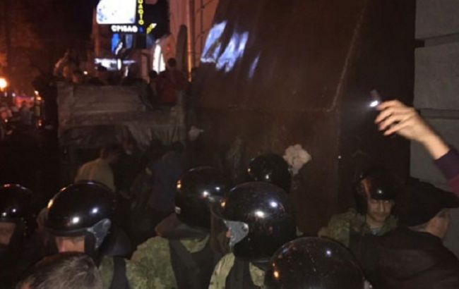 Мітинг проти забудови в Полтаві: медики прооперували двох постраждалих учасників АТО