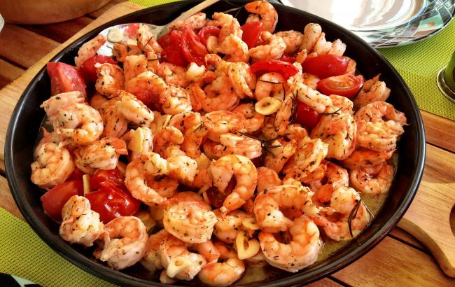 Эксперт рассказала, чем в жару опасны креветки и сушеная рыба: вплоть до смерти