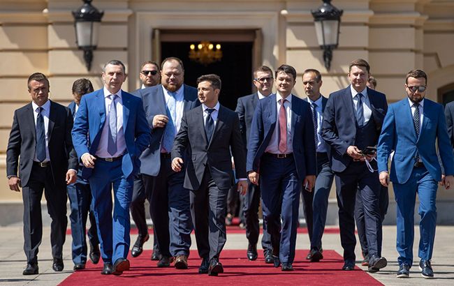 Партия "Слуга народа" перенесла съезд