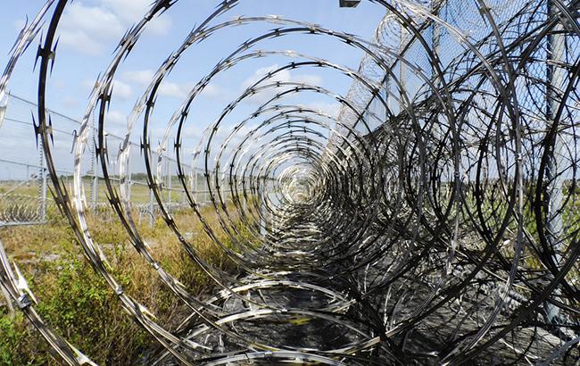 Турция достроила стену на границе с Сирией