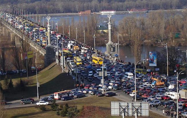 Затори у Києві досягли 7 балів