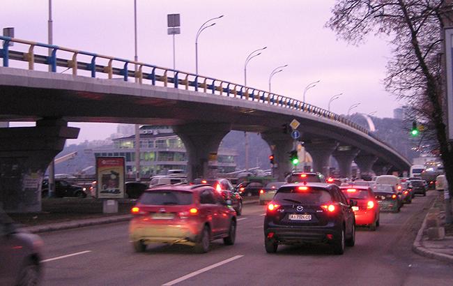 Затори у Києві досягли 8 балів
