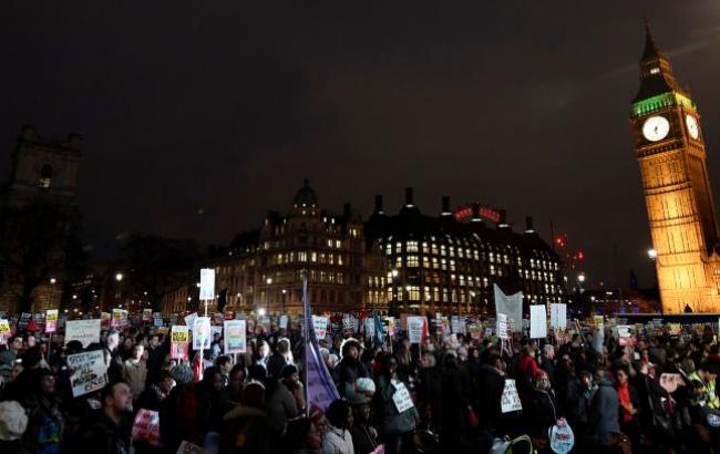 В Британии около 7 тыс. человек протестовали против визита Трампа в страну