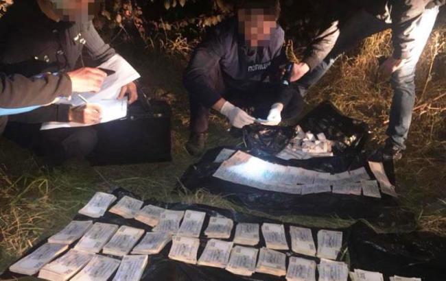 Полиция Прикарпатья разыскивает депутата горсовета и его сообщника за 1,5 млн гривен взятки