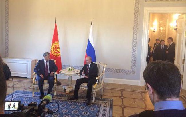 Путин появился на публике