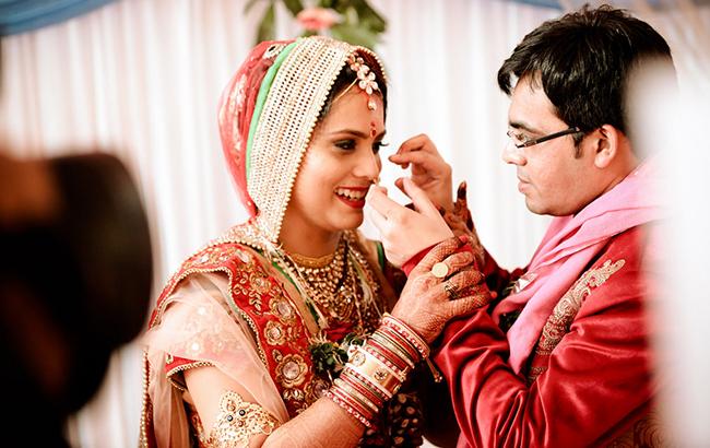 Верховный суд Индии отменил тюремное наказание за супружескую измену