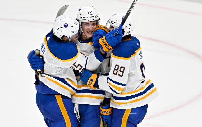 Центрфорвард "Баффало" з хет-триком очолив топ-3 зірок вечора НХЛ: відео