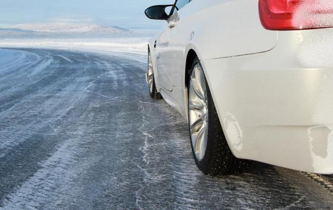 Синоптики предупреждают о гололеде на дорогах Украины 5 января