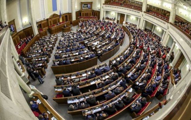 Рада сегодня рассмотрит упрощение получения вида на жительство для представителей иностранных СМИ