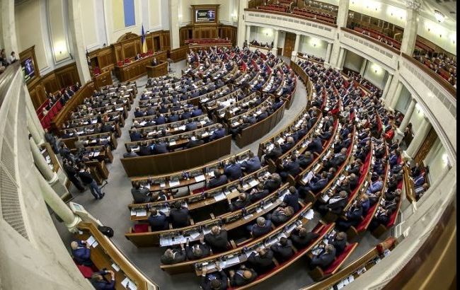 Рада установила госрегулирование внешней трудовой миграции