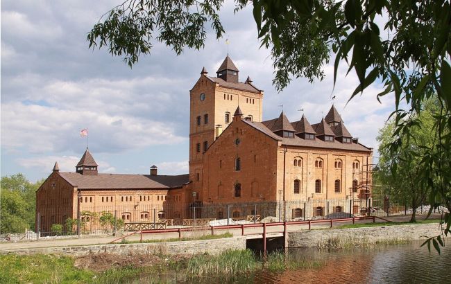 Замок Радомисль: унікальні ікони та папірня для першої київської книги