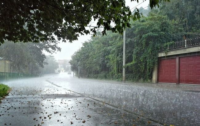 Опасность сохраняется: синоптики предупредили о сложных погодных условиях