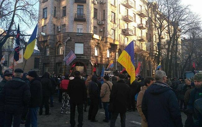 Участники блокады Донбасса обустраивают палаточный городок под АПУ