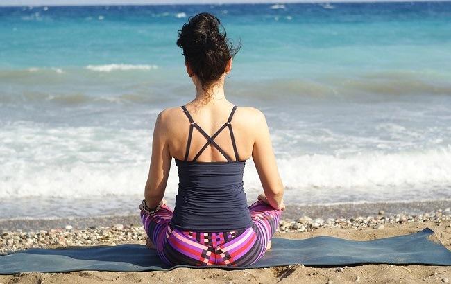 Красивые бедра и ровная осанка: Анита Луценко показала эффективные упражнения (видео)