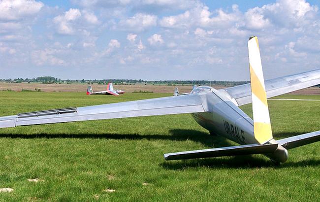 В Ровенской области разбился планер, два человека погибли