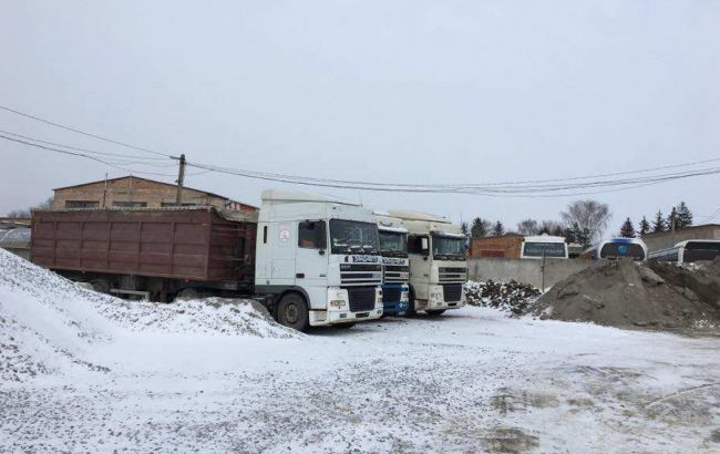 В Полтавской области задержали грузовики с львовским мусором