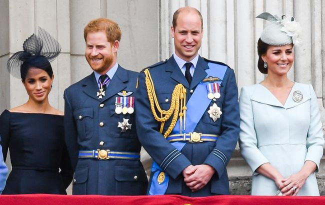 Королева настаивает: Меган и Гарри скоро воссоединятся с Кейт и Уильямом