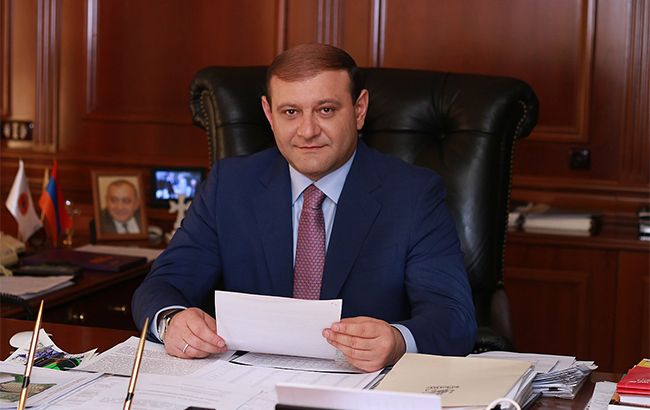 Мэр Еревана ушел в отставку