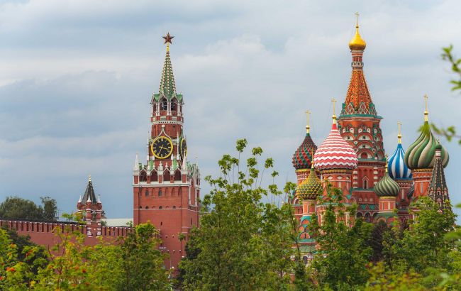 Россия находится "в нескольких часах" от дефолта, - Bloomberg