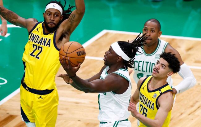 "Бостон" в овертаймі дотиснув "Індіану" в першому фіналі Східної конференції НБА: відео