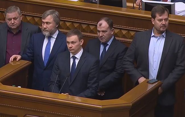 Фракция "Оппоблока" покинула зал Рады из-за закона о переходе церквей