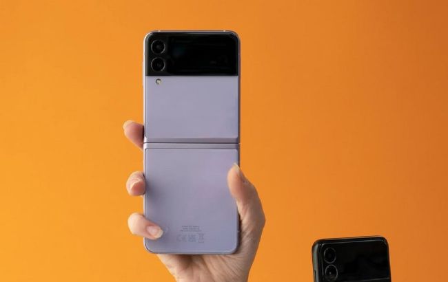 Samsung приостанавливает поставки телефонов и чипов в Россию