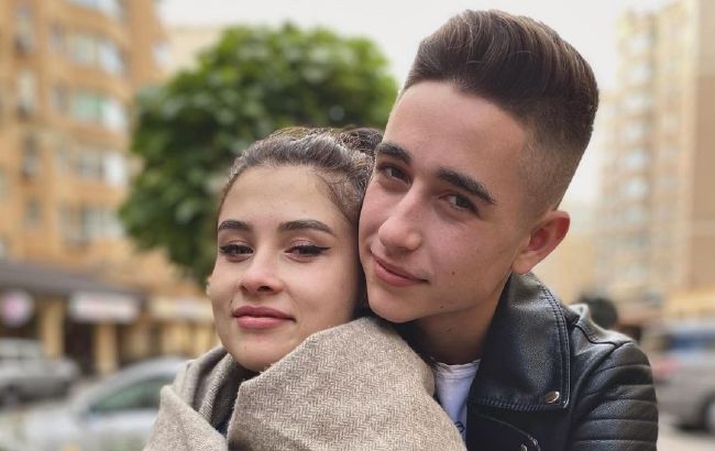 Жена Романа Сасанчина в слезах пожаловалась на плохое самочувствие и высокую температуру