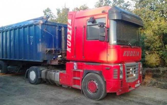 СБУ рядом с линией соприкосновения заблокировала контрабандный алкоголь и сигареты на более 1 млн грн