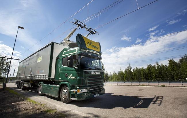 В Швеции появилась первая в мире электродорога для грузовиков