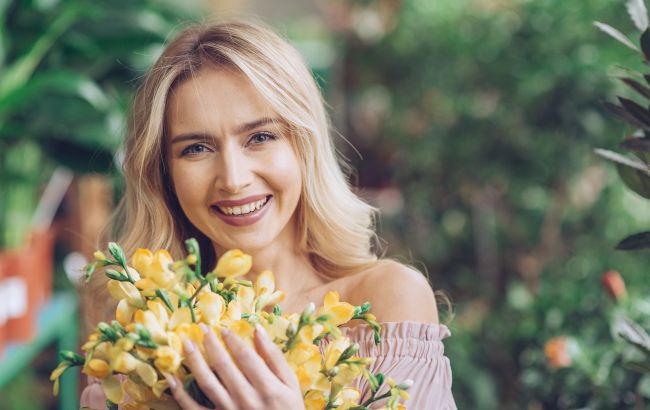 4 знаки Зодіаку скоро знайдуть кохання мрії: що принесе Молодик у Діві