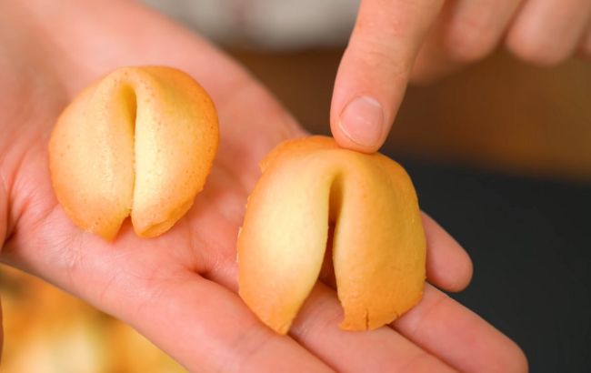 Як швидко і просто приготувати печиво з передбаченнями вдома (відео)