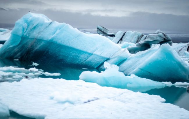 Уменьшился в 300 раз. Один из крупнейших в мире айсбергов почти растаял