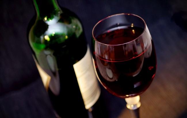 "Манипулирует" памятью: ученые обнаружили неожиданное свойство алкоголя