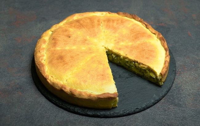 Готуємо простий цибулевий пиріг. Ваша сім'я проситиме його знову і знову