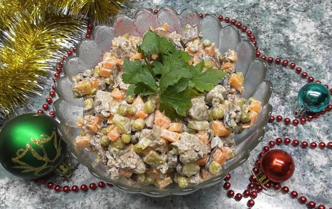 Новорічний хіт 2023: бюджетний салат, який замінить Олів'є