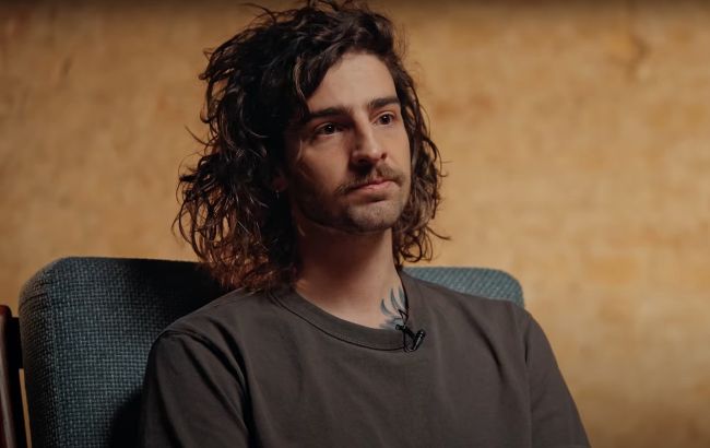 Дантес пояснив, як чоловіки-артисти виїжджають за кордон під час війни: що вони роблять