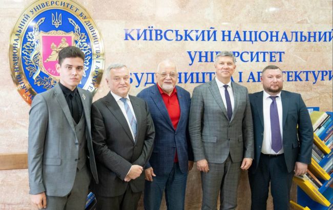 Книги из Европы &ndash; в Киеве. Украинские студенты получили тысячи экземпляров европейской литературы