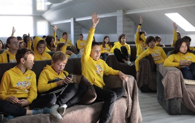 Для детей, пострадавших от войны, открыта регистрация на "Блогер Кемп" фонда Ахметова