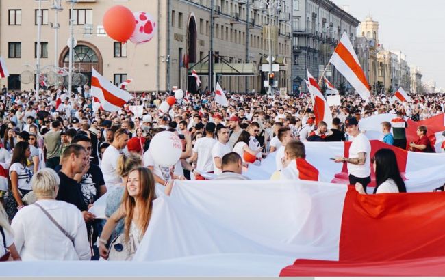 Оппозиция Беларуси создает "народные посольства", в том числе в Украине