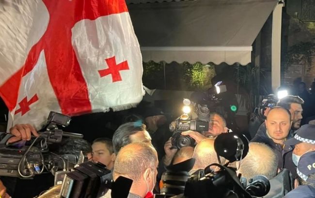У Тбілісі влаштували протест через приїзд російського журналіста, були сутички з поліцією