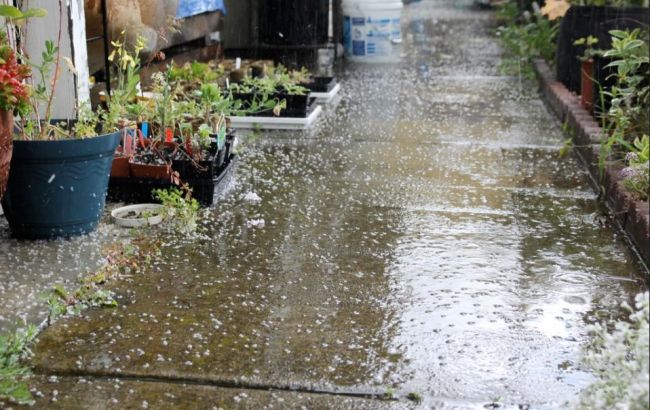 Ледяные "бомбы". В Италии выпал град размером с кулак