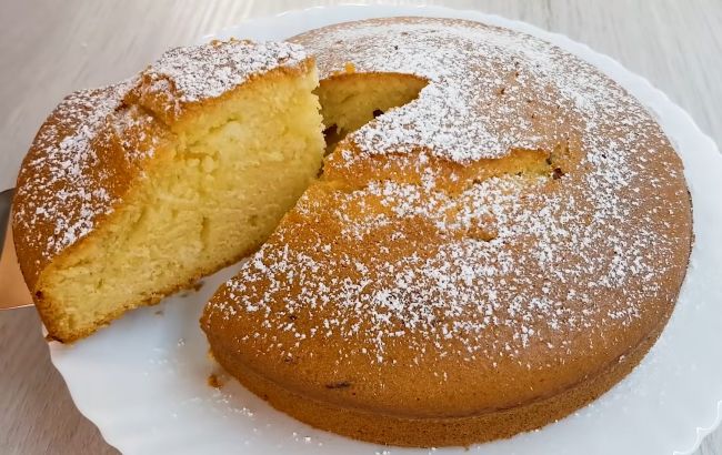 Готуємо пиріг за лічені хвилини: все змішав і в духовку!