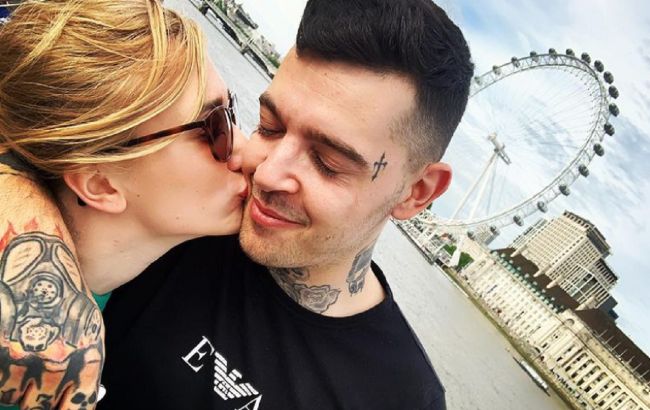 Українка, заради якої британець пішов від нареченої з дітьми, втратила зір