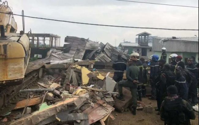 У Камеруні обвалилася будівля, багато загиблих та поранених