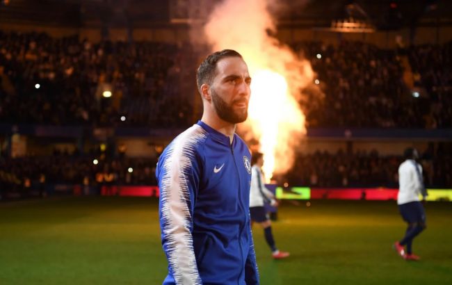 Ігуаїн і ще четверо футболістів покинули "Челсі"