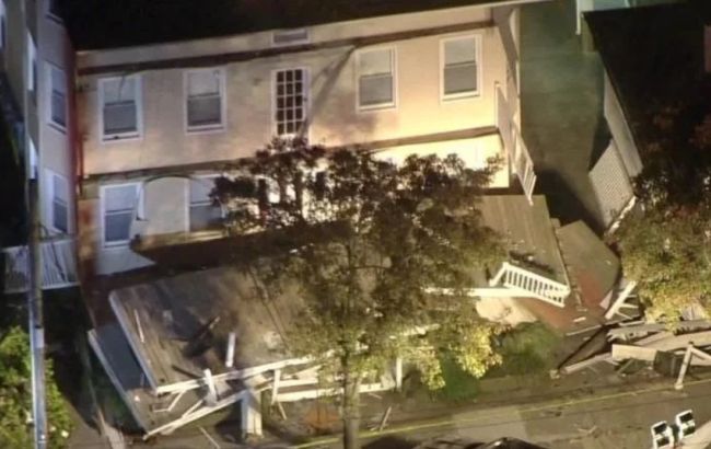 В США из-за обрушения дома пострадали десятки людей