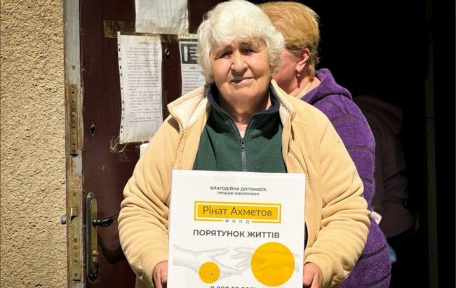 У хабі для луганчан у Черкасах триває видача допомоги від Фонду Ахметова 