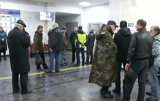 У Києві прихильники УПЦ КП влаштували бійку в суді