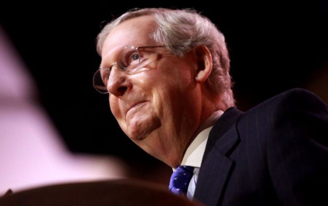 Лідер республіканців у Сенаті заявив, що закликатиме голосувати проти допомоги Україні