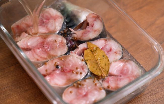 Скумбрия пряного посола дома: попробовав этот рецепт, вы больше не купите магазинную